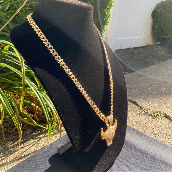 Gold Chain Cuban 8mm and Icy Diamond Bull Pendant Charm Set - Picture 2 of 8